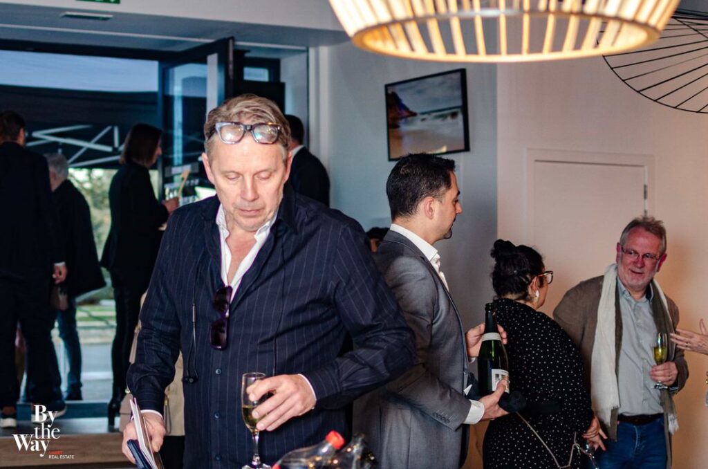 14. By the Way-Vernissage-Henri Weyrich-the sea of tranquility