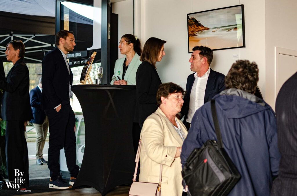 15. By the Way-Vernissage-Henri Weyrich-the sea of tranquility