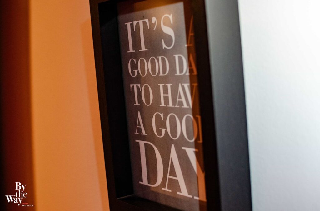 80. By the Way-Vernissage-Henri Weyrich-the sea of tranquility